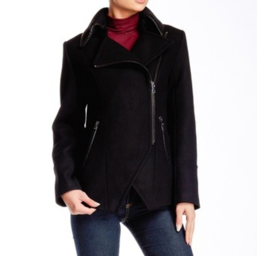 Short, fitted, wool peacoat